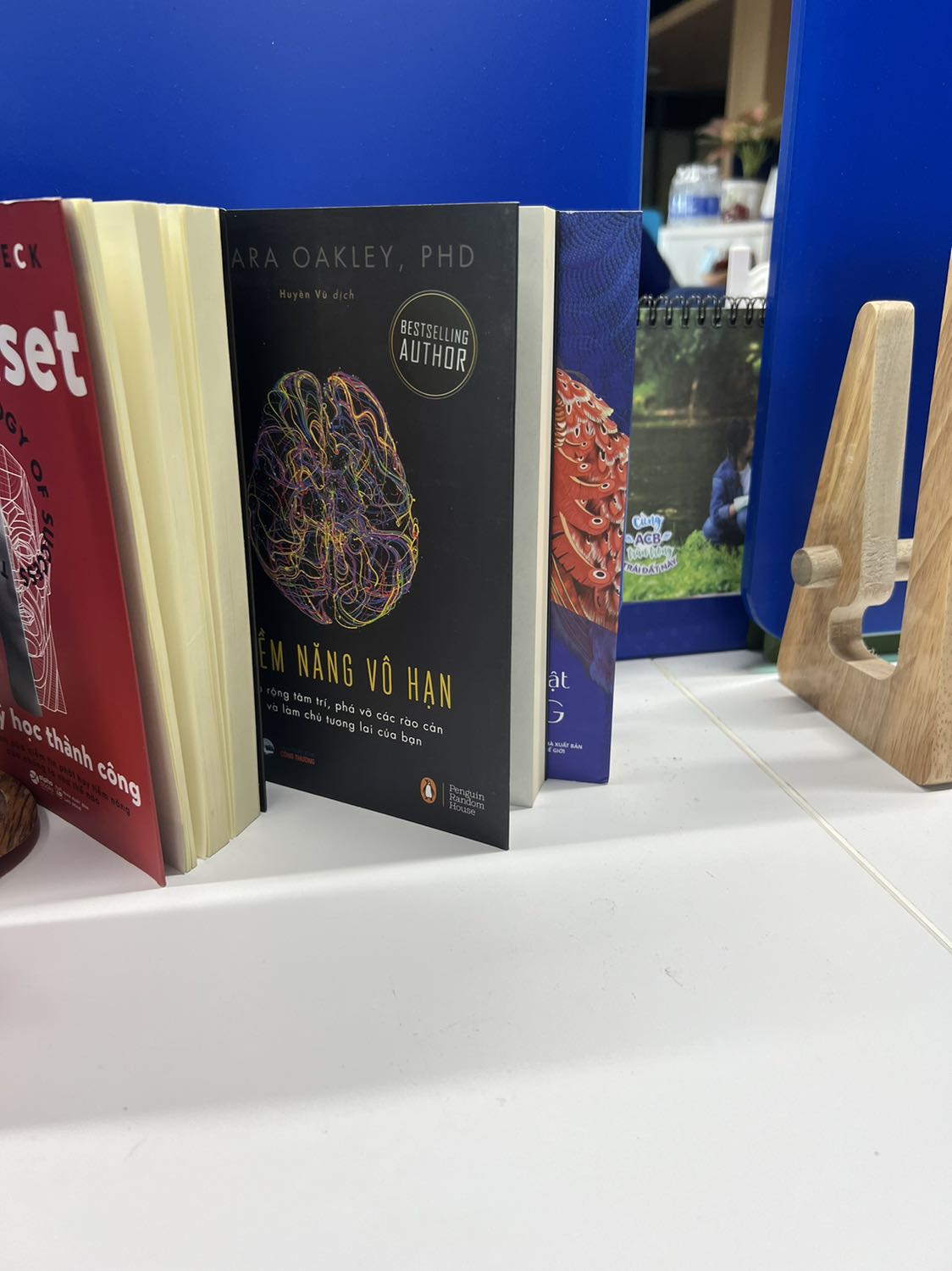 Sách hay, giao hàng tuyệt