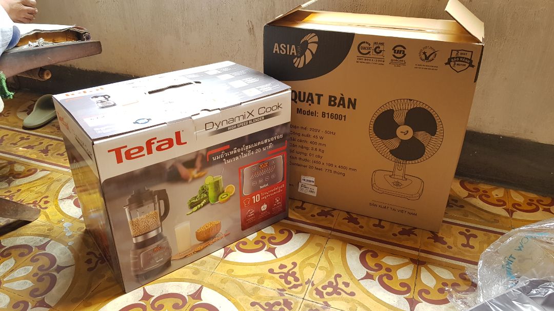 máy xay ok lắm nha. ko quá ồn đâu. nay thử mẻ đầu với gạo lứt và đậu đen thì mịn ko cặn luôn. máy mua ngày 31.12 giá sale 2.339k, áp mã giảm thêm còn 1940k đc tặng 1 quạt máy asia. xài shopback dc hoàn thêm 290k nữa. tính ra tổng cộnh 1650k quá hời luôn.