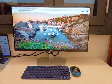 Thiết kế màn hình đẹp, dễ lắp ráp. Màn hình có loa rất cool ^_^ 
Mình mua cả bàn phím & con chuột từ cùng cửa hàng luôn. Chất lượng rất ổn 👍