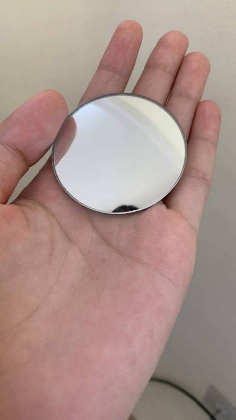 gương chất lượng tốt, đẹp,  hình ảnh nét đó. Bằng kính thật chứ không phải bằng nhựa nhé mọi người. độ hoàn thiện tốt. gương chất lượng tốt, đẹp,  hình ảnh nét đó. Bằng kính thật chứ không phải bằng nhựa nhé mọi người. độ hoàn thiện tốt.