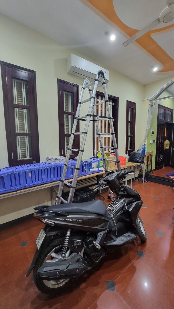 Thang chắc chắn nhưng mọi người cân nhắc kỹ trước khi mua loại 5,6m này nhé bởi trọng lượng gần 23kg , khi di chuyển bê vác rất nặng .