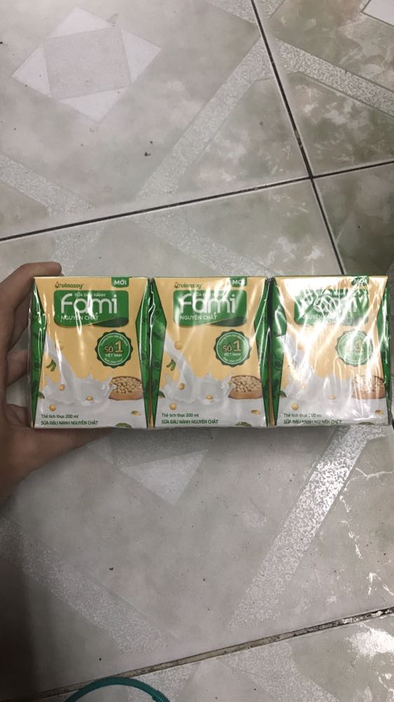 Giao hàng siêu nhanh. Hôm qua đặt mà hôm nay m4 đã được giao luôn rồi ạ. Hihi. Hàng được bọc nilong kỹ càng. Shipper giao hàng tốt ạ. Giao hàng siêu nhanh. Hôm qua đặt mà hôm nay m4 đã được giao luôn rồi ạ. Hihi. Hàng được bọc nilong kỹ càng. Shipper giao hàng tốt ạ.