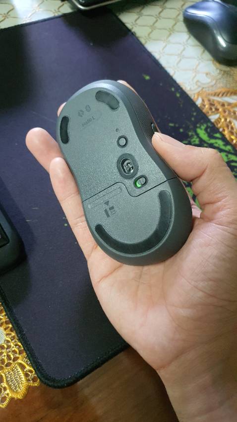 Hơi to so với tay, cảm giác dùng hơi vướng và mỏi tay.