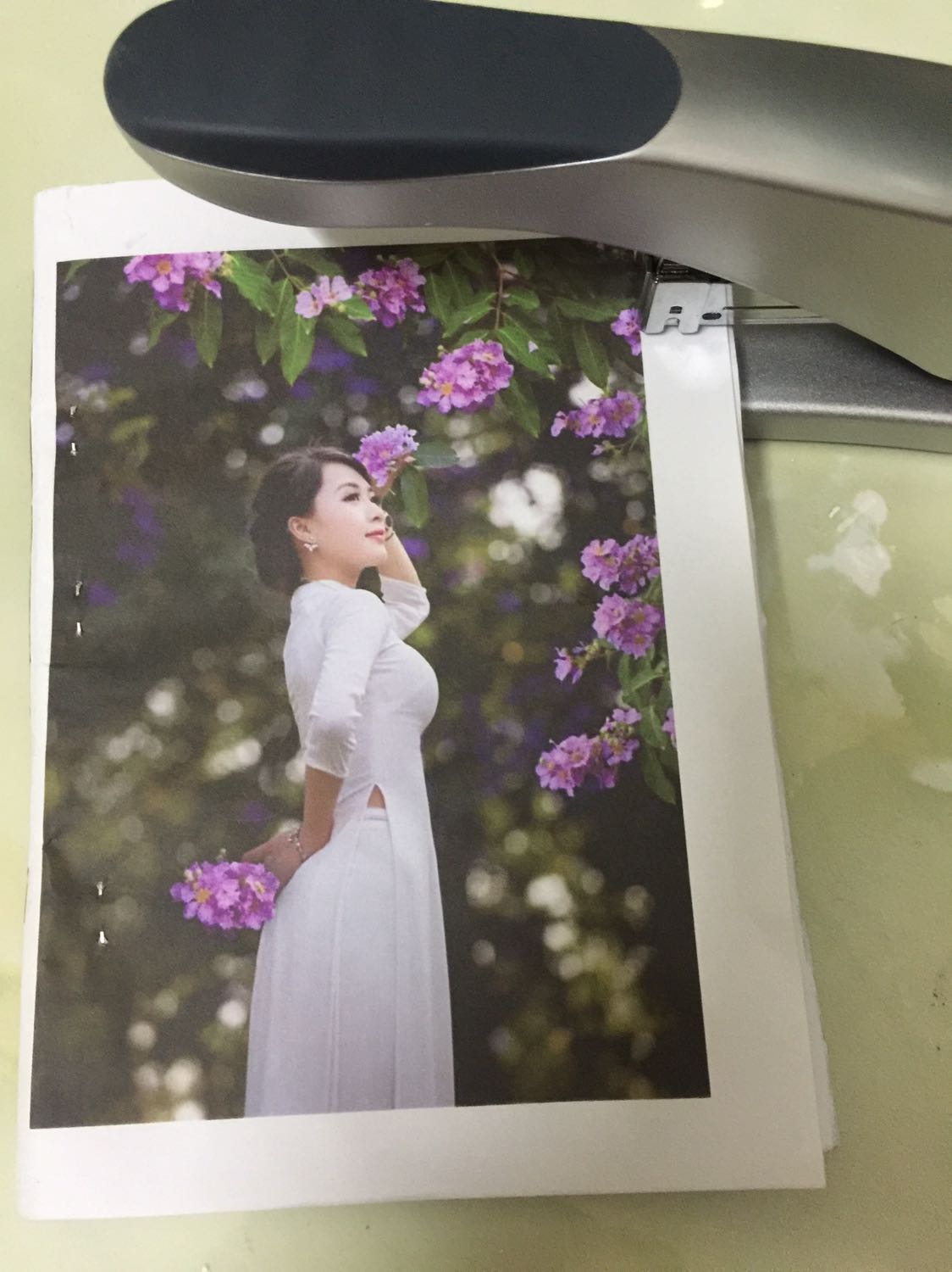 Ghim được tầm 35 tờ , nói chung dùng trong văn phòng là rất ok