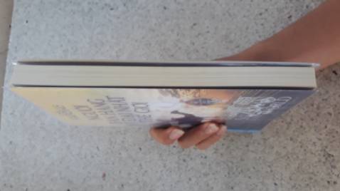 Sách còn rất mới tái bản 2022, uy tín, sách giao ko bị móp méo, sách chính hãng, thơm, có bookmark. Nên mua 👍