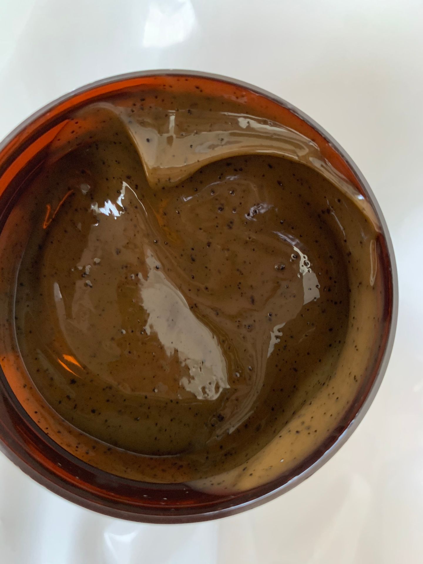 mỗi lần dùng xong thấy da dẻ mịn màng, sạch sẽ hẳn lên. mùi kem thì thơm cà phê mà mk còn bị nghiện mùi đó nữa chứ. ưng ko chịu nổi mỗi lần dùng xong thấy da dẻ mịn màng, sạch sẽ hẳn lên. mùi kem thì thơm cà phê mà mk còn bị nghiện mùi đó nữa chứ. ưng ko chịu nổi