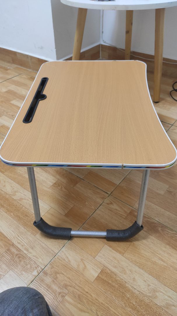 ko hài lòng, gia công cẩu thả, đã vậy đặt màu hồng mà giao màu này.