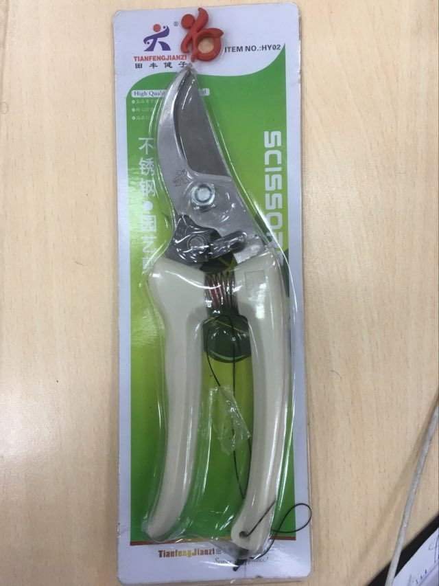 Mình đặt hàng Kéo cắt cành SADA - 210, bên tiki giao mẫu khác....hơi thất vọng về nhà cung cấp, bên Tiki nên xem lại nhà cung cấp này.