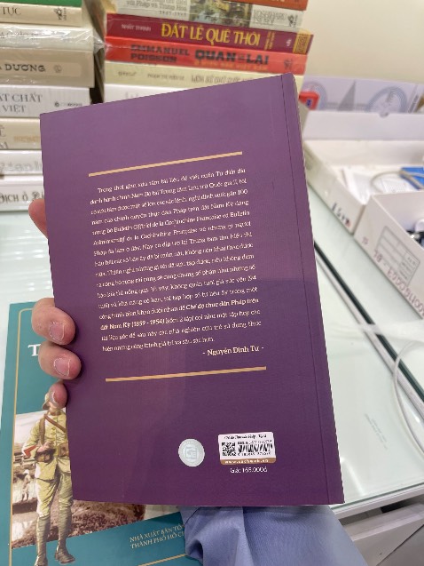 Nội dung hay , bạn nào tìm hiểu văn hóa sẽ thích đọc 
Sách ko còn seal . Hơi buồn nhưng dù sao cũng vẫn cho 5 sao