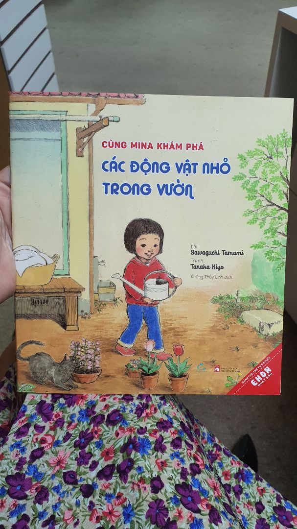 sách cực đẹp, tranh vẽ và nội dung cực kì hài lòng và phù hợp cho bé từ 4 đến 7 tuổi.