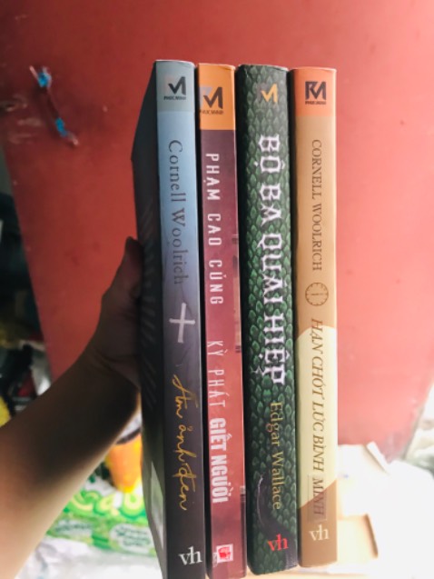 Mặc dù sách không được bọc bên ngoài nhưng nhận được sách vẫn ổn, mua lúc sale nên giá mềm, tính ra nhận sách vậy khá ok rồi.