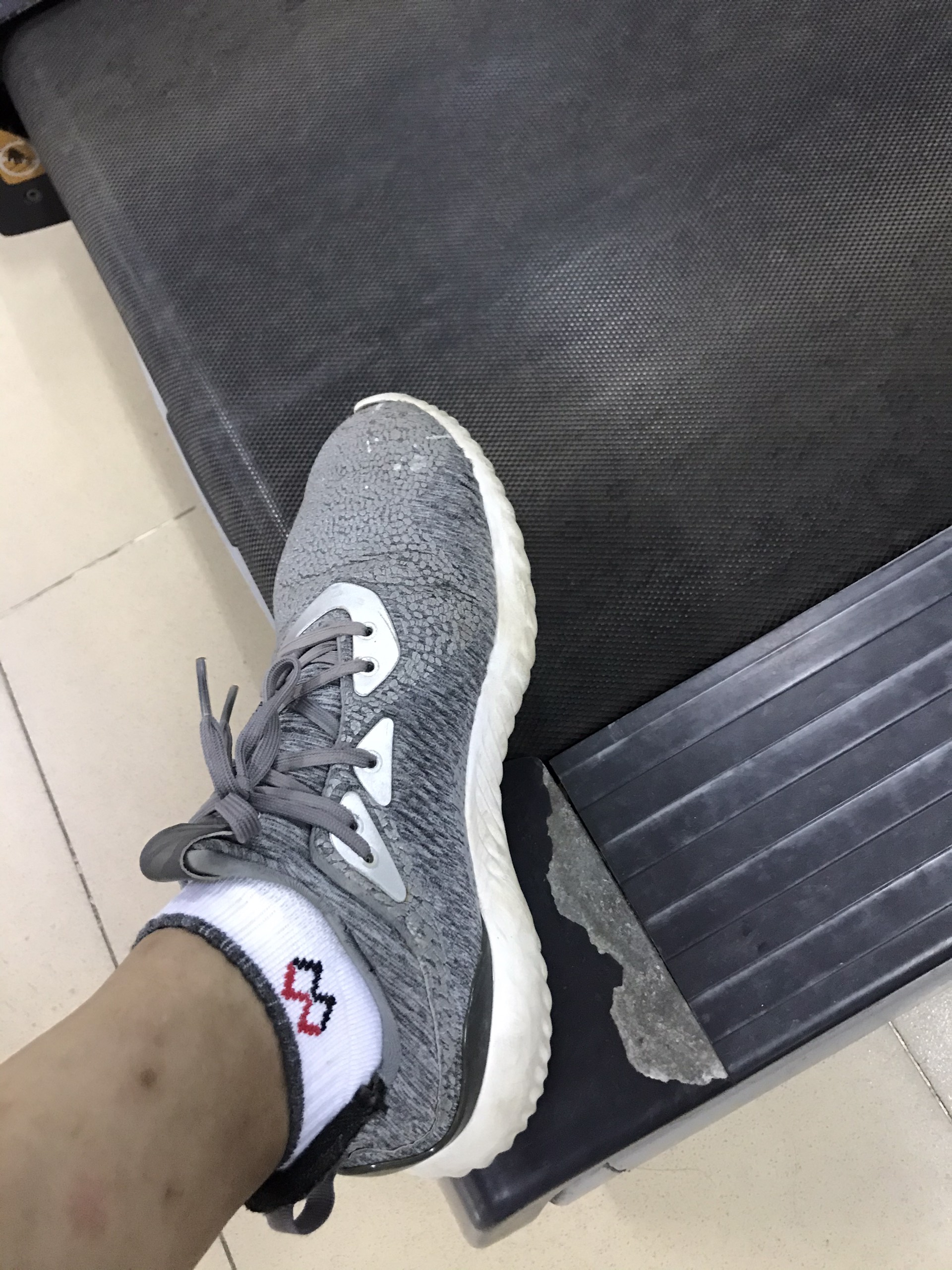 Tất quá đẹp và chất lượng, kiểu dáng đẹp, trẻ trung, tập gym , chơi thể thao rất ok. mới mua  3 đôi, sắp tới sẽ mua thêm, tìm được sp ưng ý trên mạng không dễ gì. 5*