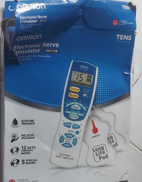 Máy có dấu hiệu đả sử dụng hợp bị rách,màn có dấu bóc tem.rất thất vọng về shop này...?