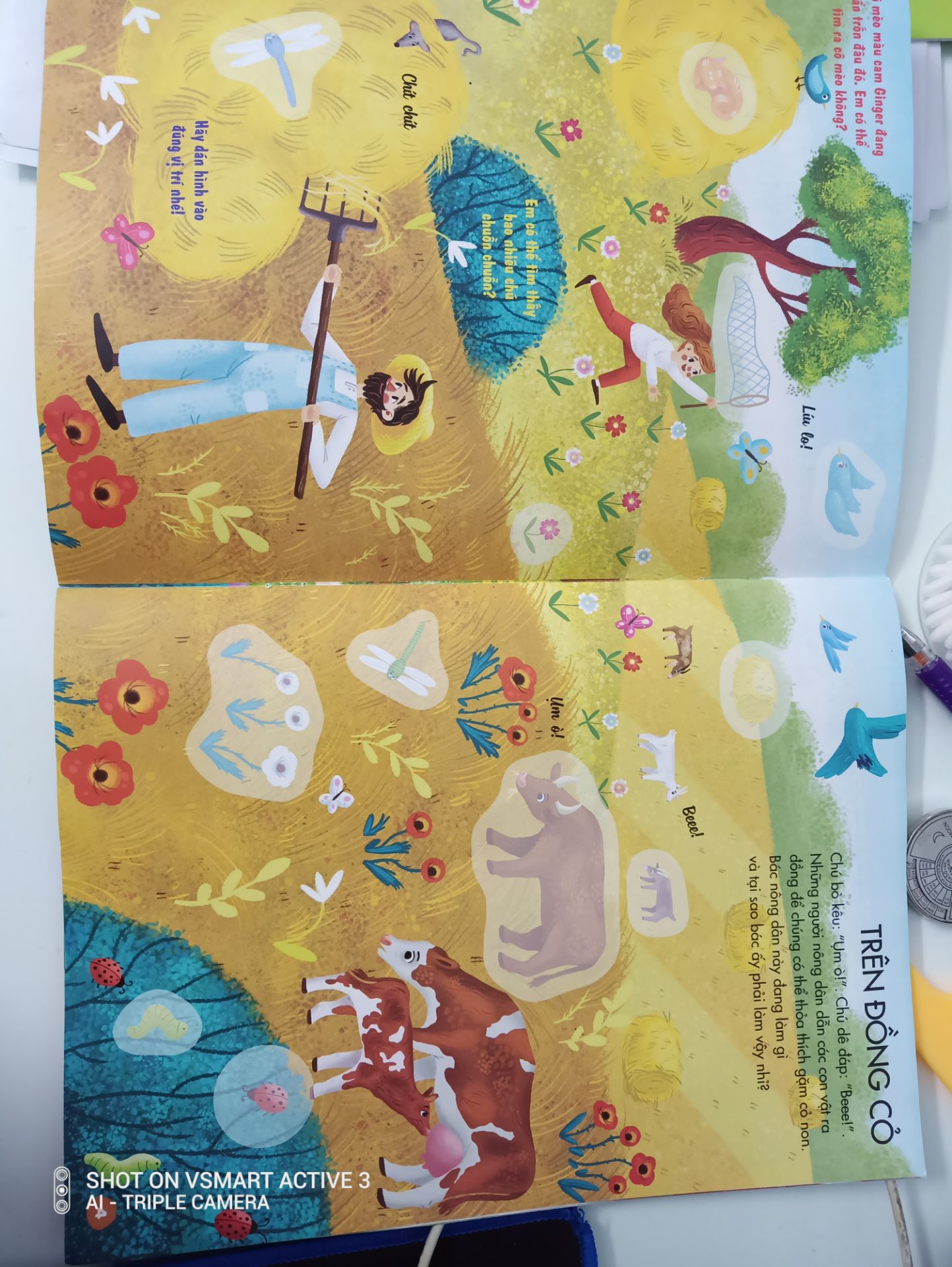 sách mua đúng lúc 8k, về cùng bé dán rất lý thú