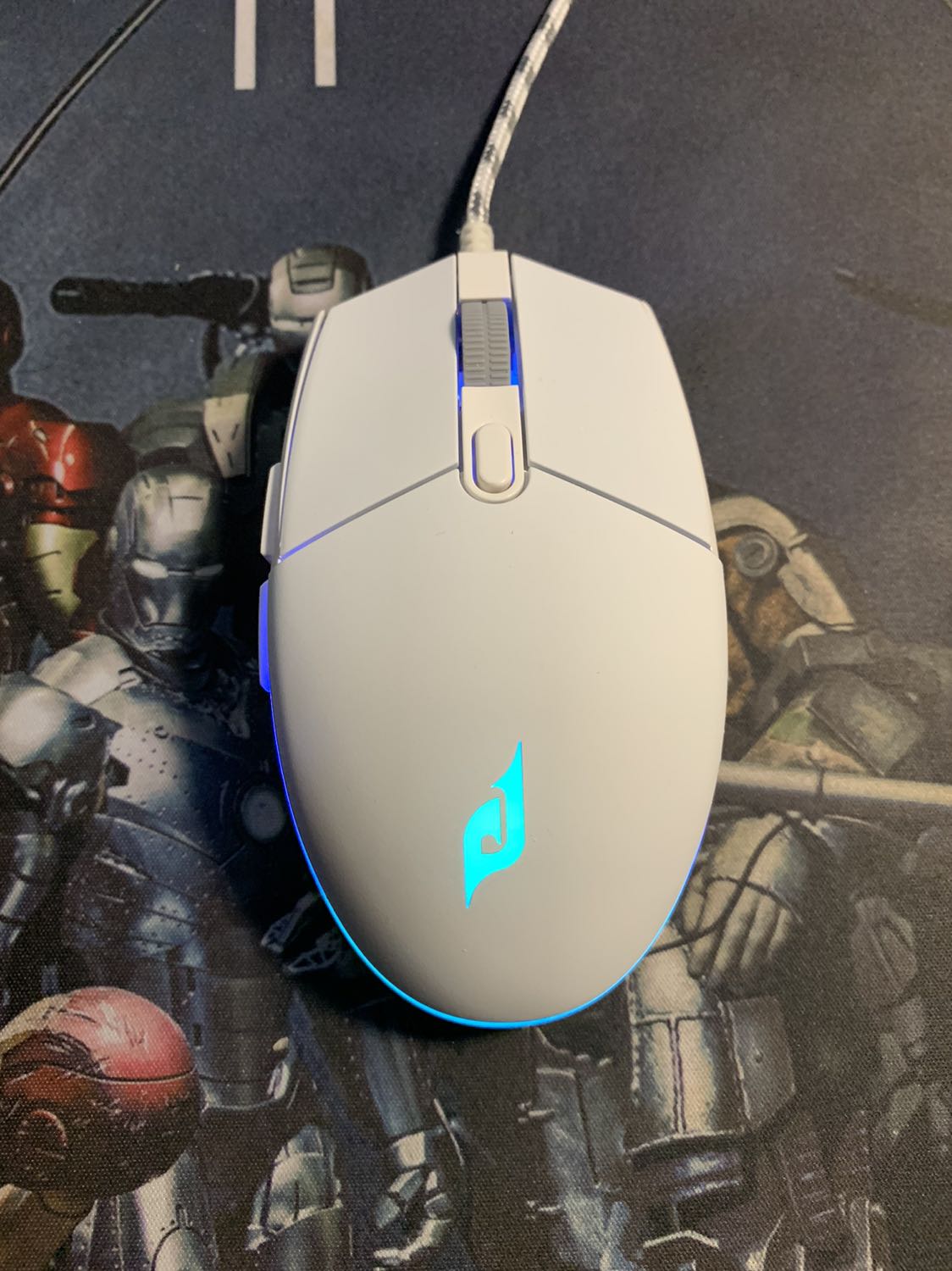 Giao hành nhanh, chuột đẹp, led rgb đẹp, dây bọc dù chắc chắn…giá quá rẻ