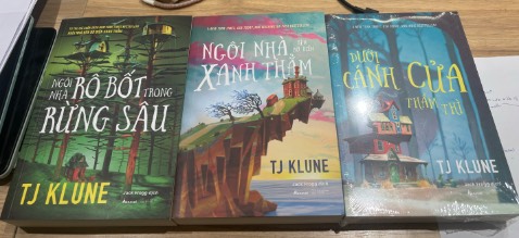 Sách này được bọc nilon cẩn thận không sợ quăn mép sờn rách gì ạ. Mình nhận được sách chưa đầy 2 tiếng sau khi đặt hàng