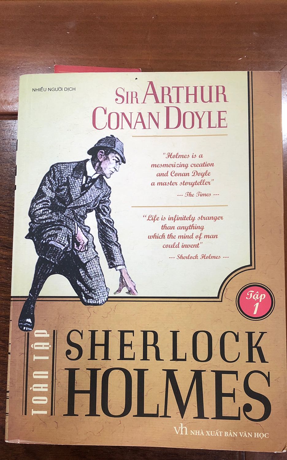 Mình mua combo này cho bé nhà mình, bé rất thích, và mỗi ngày đã chịu đọc sách đều đặn, bé rất thích xem truyện và phim trinh thám, lúc trước có đọc truyện Conan, giờ thì đi đâu cũng đem theo truyện để xem!