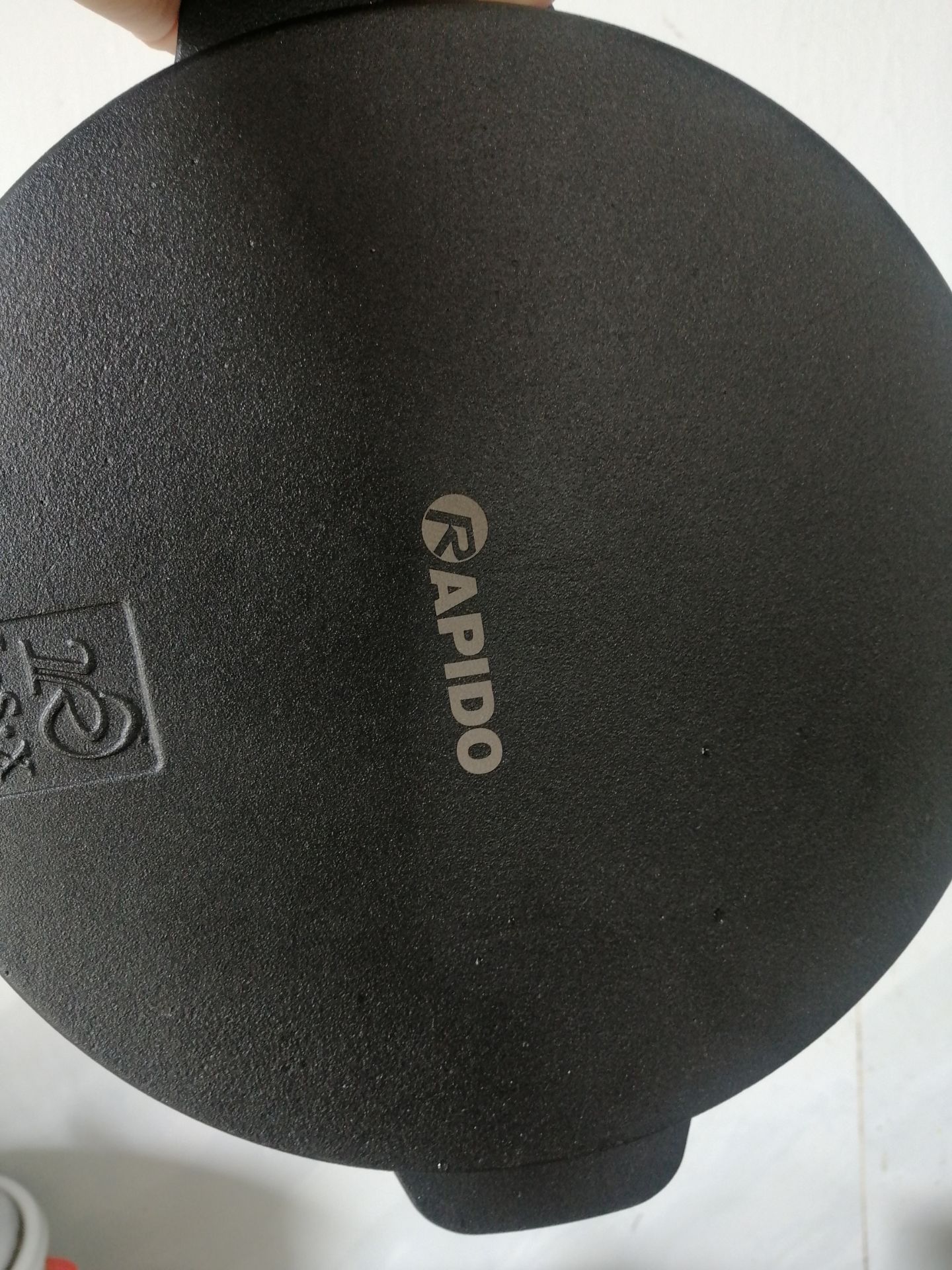 Shop gói hàng cẩn thận. Giao hàng nhanh. Nhân viên thân thiện. Hàng nhìn đẹp, như hình quảng cáo. Mình chưa dùng thử nhưng nhìn chung hài lòng. Cảm ơn shop và Tiki.