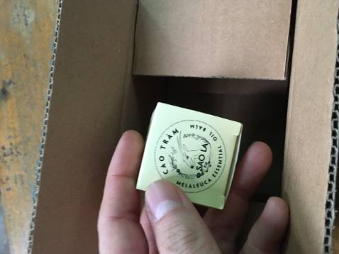 Giao đúng tiki now,
Dùng mấy hôm rồi rồi mới thấy thơm, muỗi cắn hay côn trùng gì cũng lặn hết, trời lạnh xoa xoa ấm ấm, đỡ đau đầu và ngủ ngon. 
Dễ thương, đóng gói xinh, 
Cám ơn shop. 
Sẽ ủng hộ :X Giao đúng tiki now,
Dùng mấy hôm rồi rồi mới thấy thơm, muỗi cắn hay côn trùng gì cũng lặn hết, trời lạnh xoa xoa ấm ấm, đỡ đau đầu và ngủ ngon. 
Dễ thương, đóng gói xinh, 
Cám ơn shop. 
Sẽ ủng hộ :X