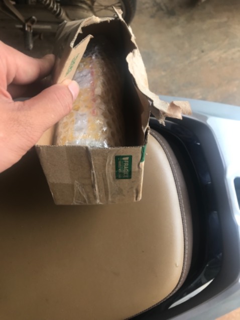 Không hiểu kiểu gì luôn. Mình đặt hai bình x 225k/bình = 450k. Lúc nhận hàng vẫn trả đủ 450k, mở ra được một bình.