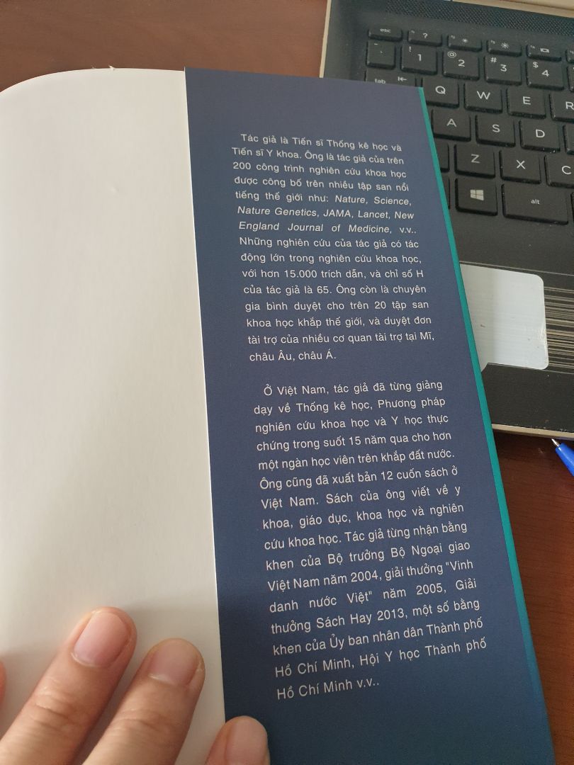 Sách rất đẹp, trình bày sáng ***, chất lượng rất Ok.