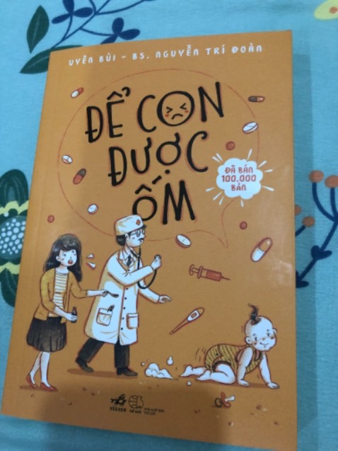 Chất lượng in bìa tốt. Giấy ổn, không dày. Màu giấy thích hợp để không hại mắt. 
Nội dung chia thành chăm sóc, dinh dưỡng và các bệnh. Có nhấn mạnh ý chính trong nội dung.