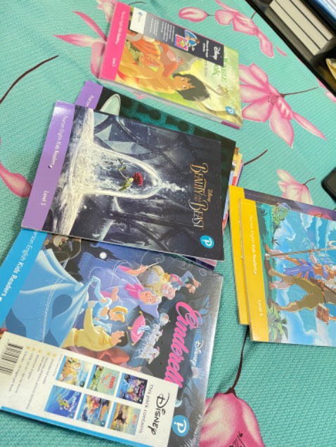 Nhà sách đóng gói cẩn thận.