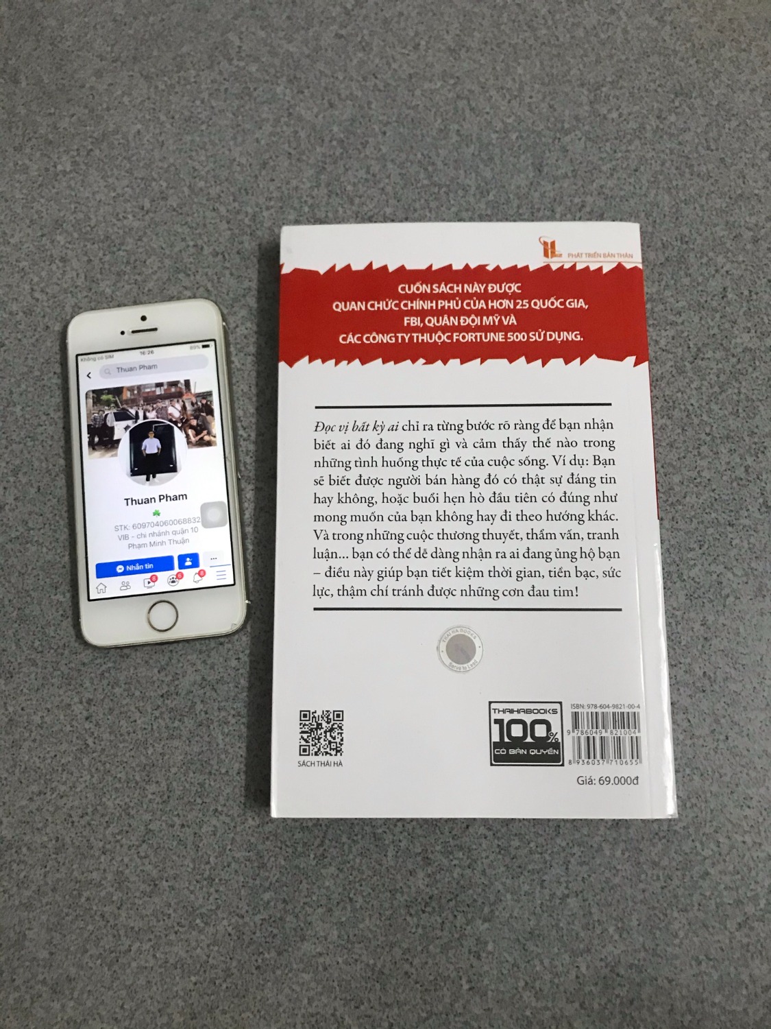 Sách tác giả người nước ngoài,  được dịch lại, theo mình thì đọc lần đầu khá khó hiểu bởi từ ngữ dịch khó sát nghĩa theo ý muốn của tác giả, phải đọc lại 2-3 lần thì mới thấm nhuần. Có 1 số tình huống hơi viễn tưởng, không thực tế. Rating 4/5
Mua sách tại Tiki luôn yên tâm về chất lượng, giao hàng cực kì nhanh, đóng gói cẩn thận. Quá tuyệt, xứng đáng hơn 5* cho Tiki