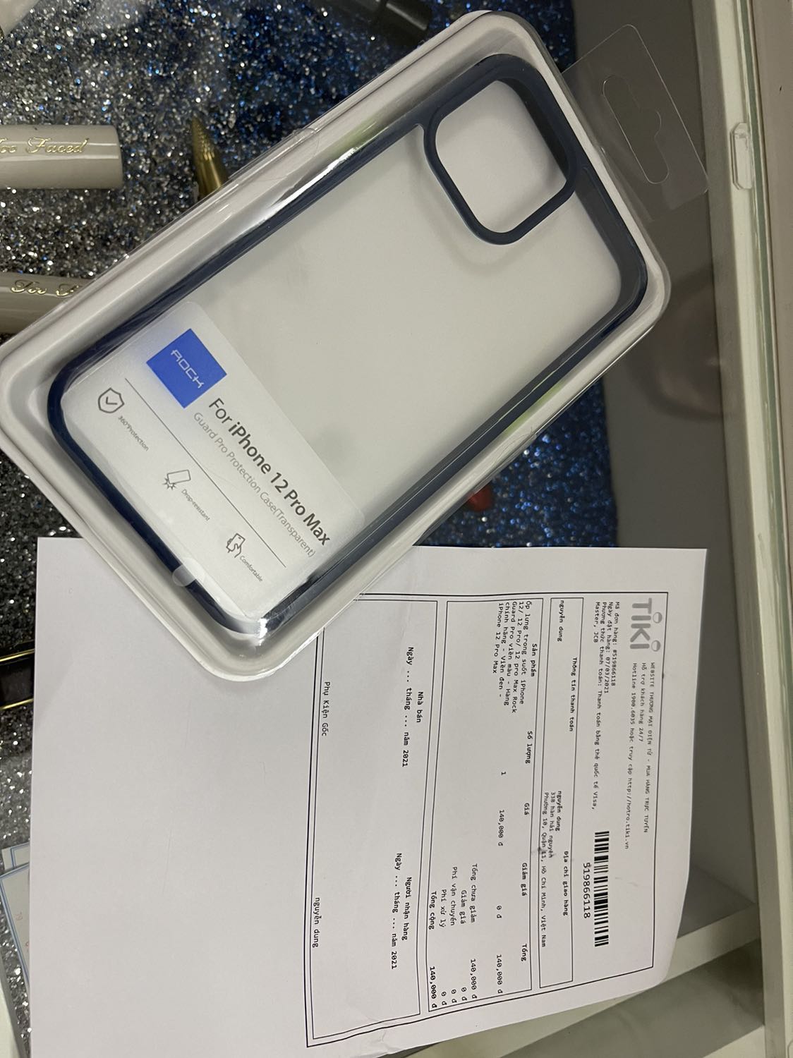 Chất lượng, đóng gói, tất cả đều tốt, duy nhất 1 đều đặt màu đen giao màu xanh thôi ??? nếu đc shop liên hệ đổi dùm mình nhá, vì màu xanh mình có nhiều rồi Chất lượng, đóng gói, tất cả đều tốt, duy nhất 1 đều đặt màu đen giao màu xanh thôi ??? nếu đc shop liên hệ đổi dùm mình nhá, vì màu xanh mình có nhiều rồi