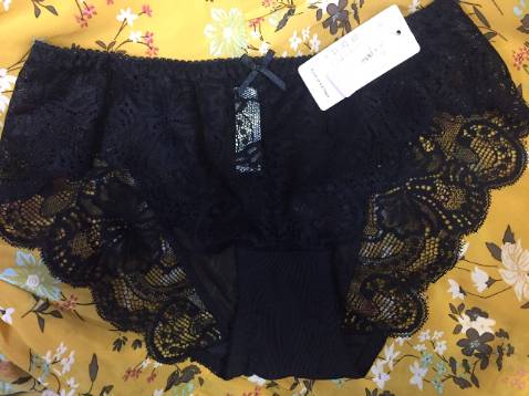 Sản phẩm đúng hình , mỗi cái giao hàng lâu quá 
Chất quần cũng đẹp hi vọng mặc thoải mái 
Sẽ ủng hộ shop tiếp