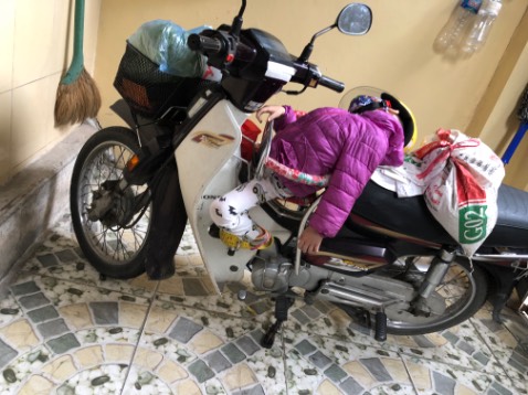 Sách rất ý nghĩa.dễ hiểu.trẻ con người lớn đều phù hợp.phù hợp hơn nữa với những người nhận diện ra là mình đang bị tham sân si chi phối.những phụ huynh đang nuôi dạy con.đang rèn mình và rèn con. Shop giao hàng đúng hạn.đóng gói ok. Bke đc dẫn dắt bởi thầy TRẦN VIỆT QUÂN luôn là 1 tổ chức rất nhân văn giống như những gì mà họ đã trao đi. Thật may mắn cho những ai có cơ hội biết đến thầy và Bke.