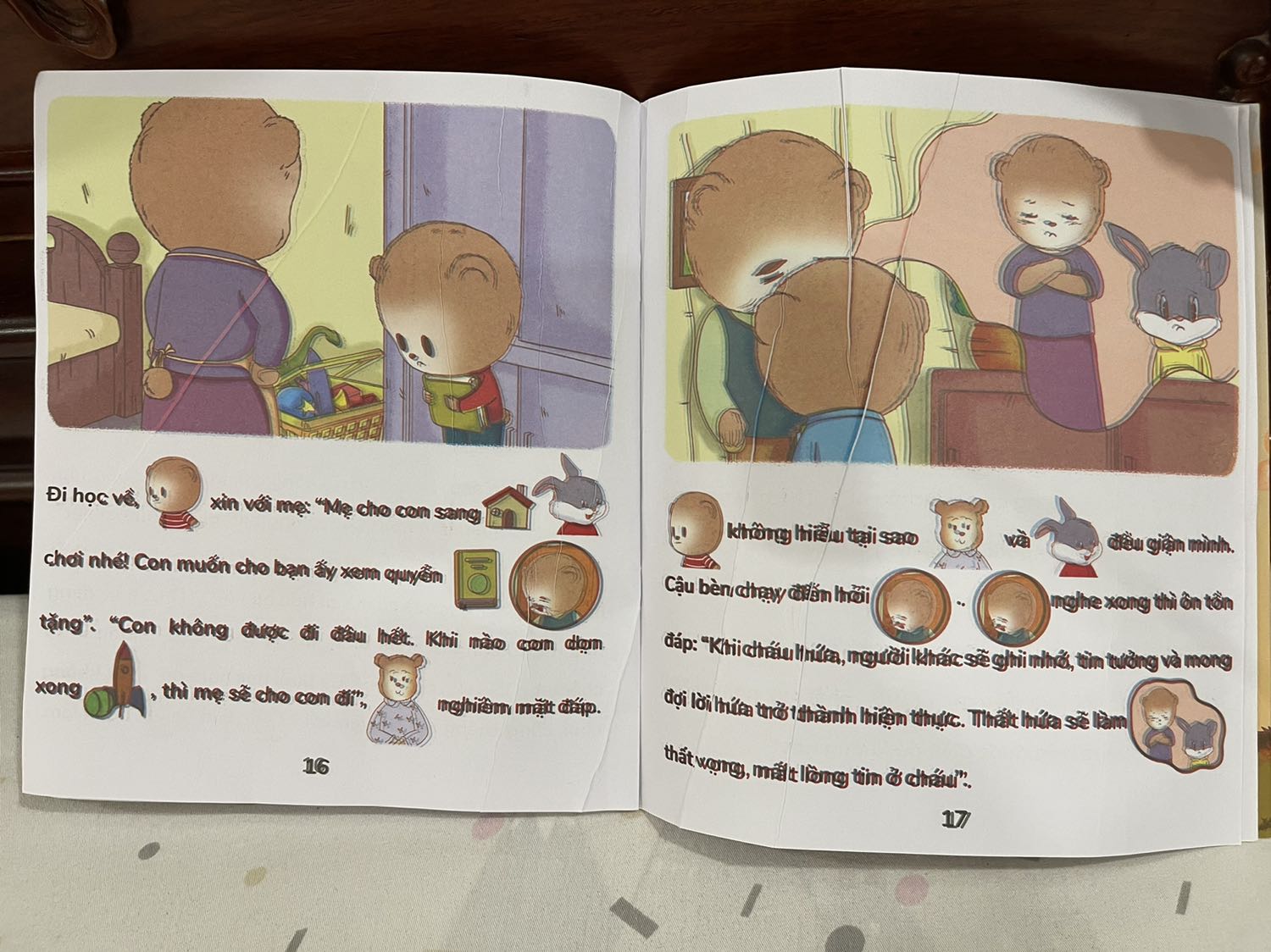 Trong bộ có quyển “Gấu Bư không giữ lời hứa” bị lỗi, hình ảnh hoè không rõ hình và chữ, nhiều trang giấy bị gấp lát.