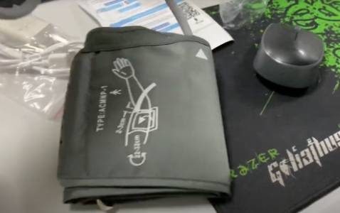 Sản phẩm dùng rất tốt, có tặng kèm pin. Phù hợp cho người già cần theo dõi huyết áp hằng ngày. Cám ơn Tiki giao hàng rất nhanh