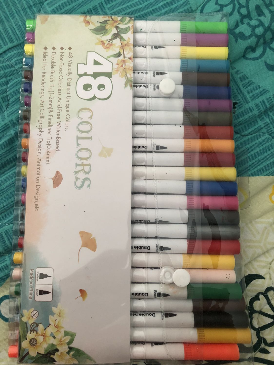 Bút đẹp, màu sắc tươi đẹp, giá rẻ, phù hợp vẽ trên nhiều chất liệu. Sẽ tiếp tục ủng hộ shop.