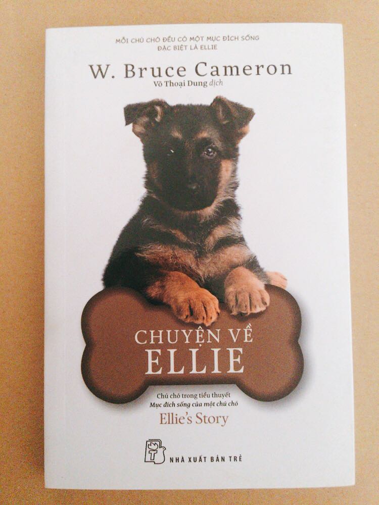 Mình thích chuyện của Ellie từ khi xem phim nên khi tình cờ thấy đang sale là vợt luôn đó