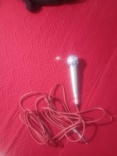 Mic ko nhận tiếng chân qua