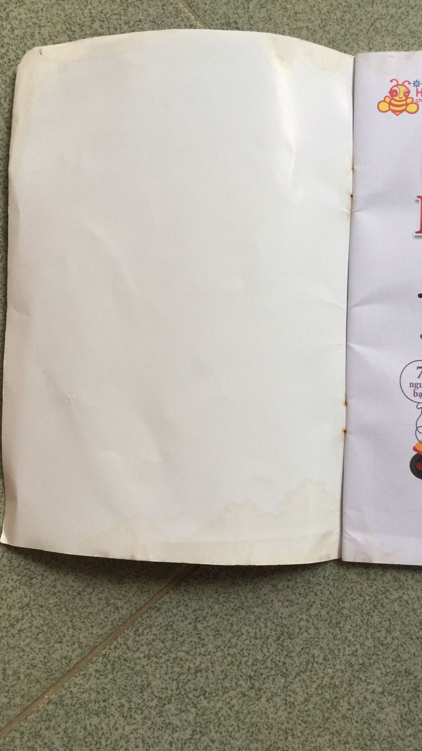 Giao cho mình sách kém chất lượng đã cũ và bị thấm nước. Còn dịch vụ tiki thì ok