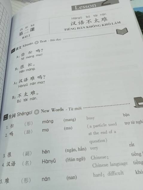 Sách bìa đẹp, chữ to, trình bày dễ học