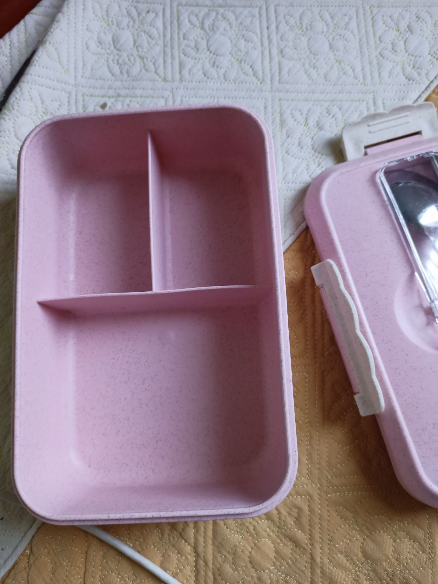 shop bọc hàng cực kì cẩn thận luôn í
cho vào hộp chống sốc giúp sản phẩm không bị vỡ hay gì cả
màu nhìn xinh quá trời
sẽ quay lại ủng hộ shop thêm