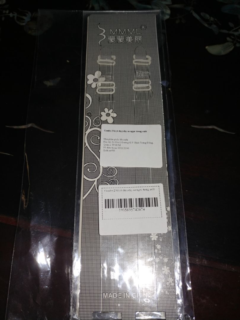 nhìn dễ thương. nhỏ nhỏ. mỏng mảnh. chưa sử dụng. hàng giao nhanh. người giao hàng thân thiện. nói chung là ổn.