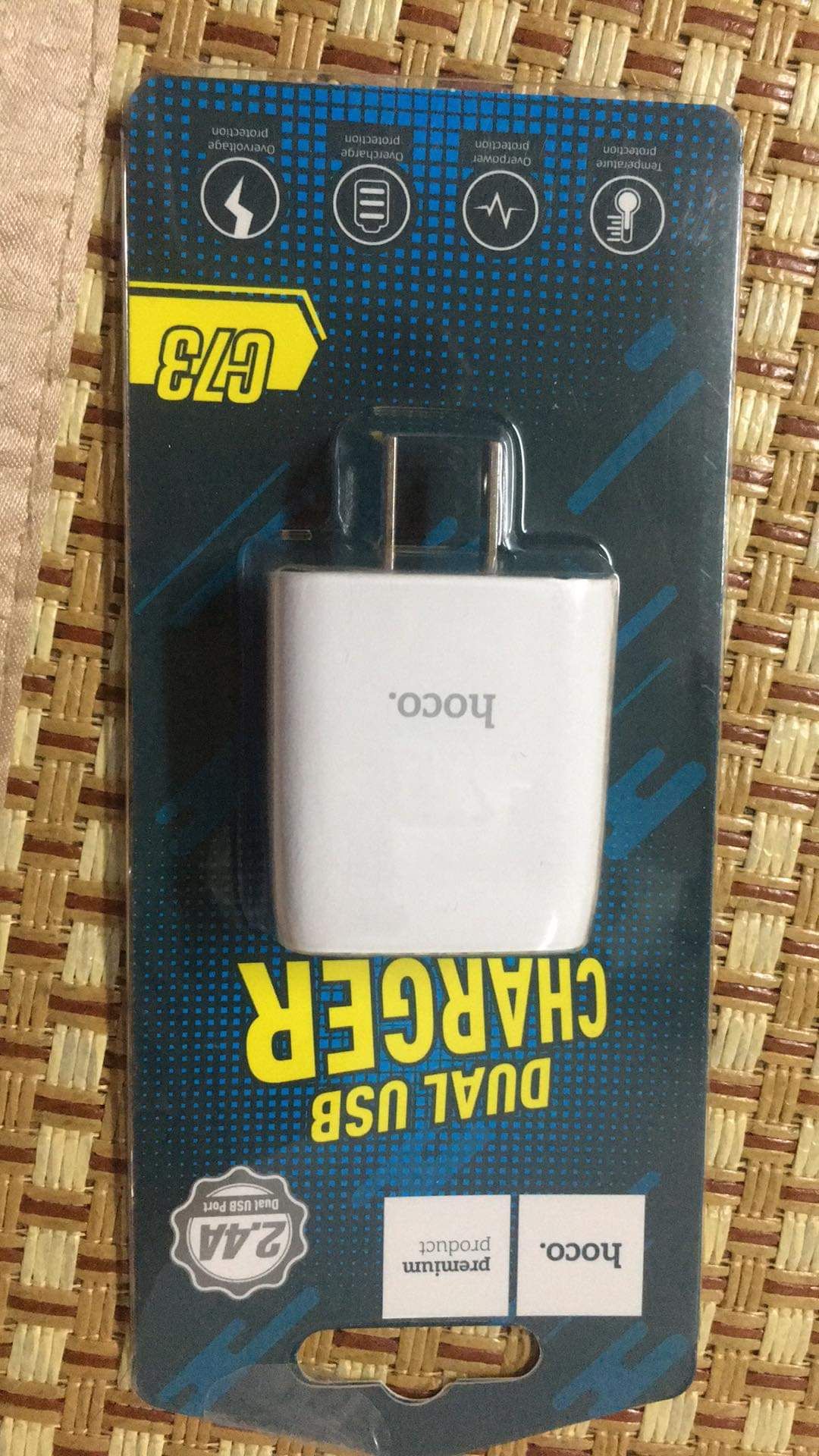 Hàng ok. Ship nhanh
Nhưng hiện tại đang sạc cho ip6s và ip6s+ gặp tình trạng đơ Touch ID. Không thể mở khoá màn hình bằng vân tay được của cả 2 máy khi sạc. Đã đổi ổ cắm cũng như củ sạc thử và củ sạc này vẫn bị. Mình muốn hỗ trợ đổi sang sản phẩm khác bên shop được không?