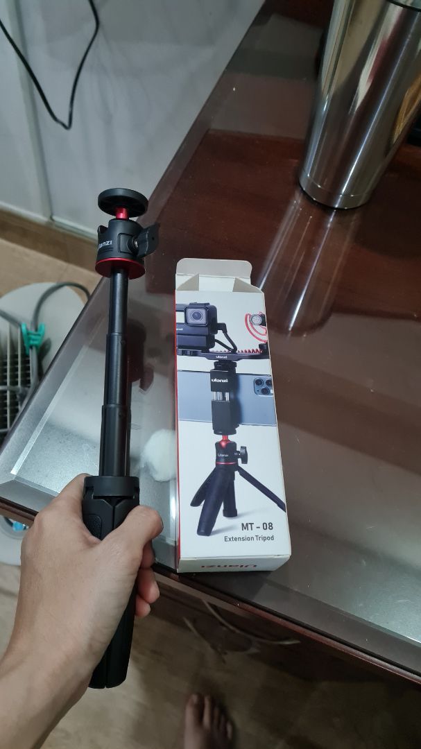 ủa, shop đùa m à??? sao ko có cái kẹp đt đ kè. trong hình mô tả sản phẩm, có cái kẹp để chụp selfie mà.