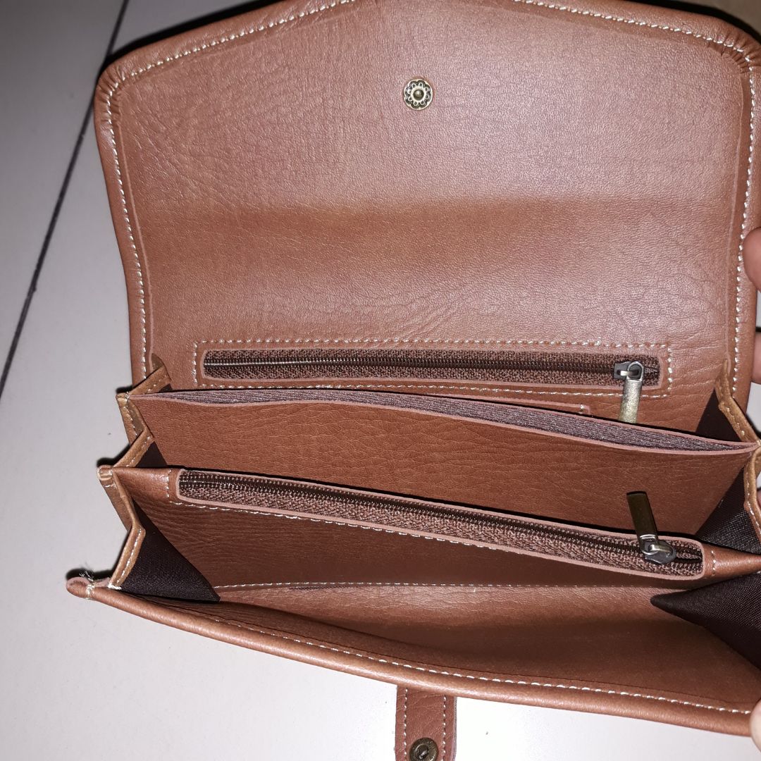 lần thứ 2 sử dụng túi của Yuumy rất hài lòng. chất liệu PU tổng hợp rất mềm, cầm êm tay. Đường may khéo. lần thứ 2 sử dụng túi của Yuumy rất hài lòng. chất liệu PU tổng hợp rất mềm, cầm êm tay. Đường may khéo.