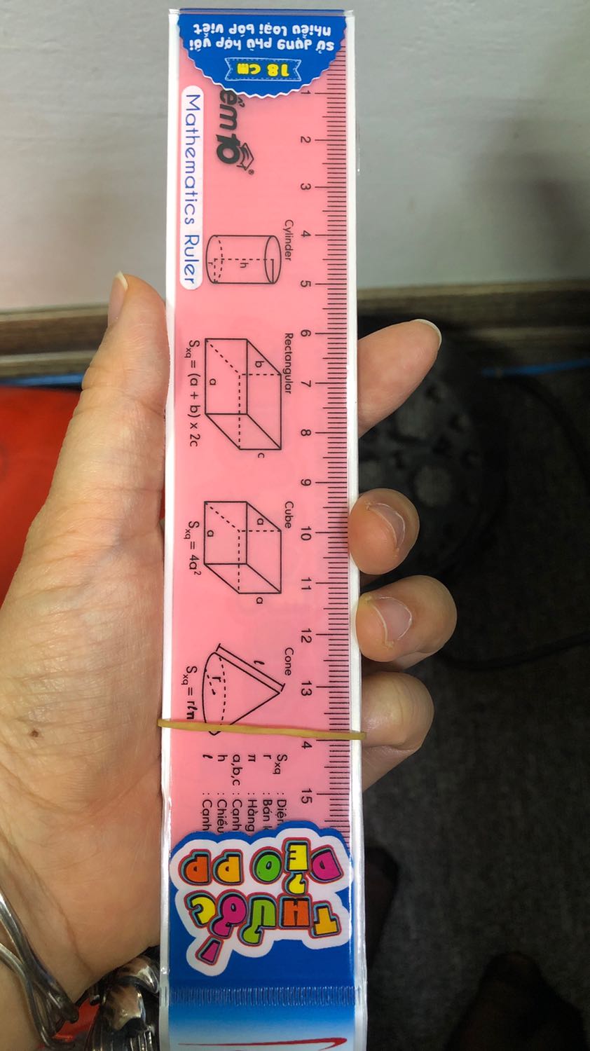 Hàng đẹp chất lượng lắm. Mua từ store nên ytam hơn hàng trôi nổi. Mỗi tội k nghĩ cái bút viết bảng nó bé xíu xiu thế ))))