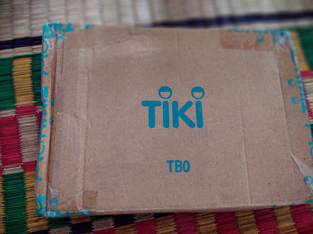 chất lượng sản phẩm thì oke, đáng giá nên mua nhưng cách gói hàng cần nên xem lại vì trong quá trình vận chuyển sẽ khiến gói hàng bị méo mó mất thiện cảm, nên cần cẩn thận hơn, trong hộp sản phẩm nên thêm vào 1 tờ giấy cảm ơn hẹn gặp lại!! hay 1 tờ giấy giới thiệu shop j đó để tăng thêm thiện cảm vs khách hàng!...