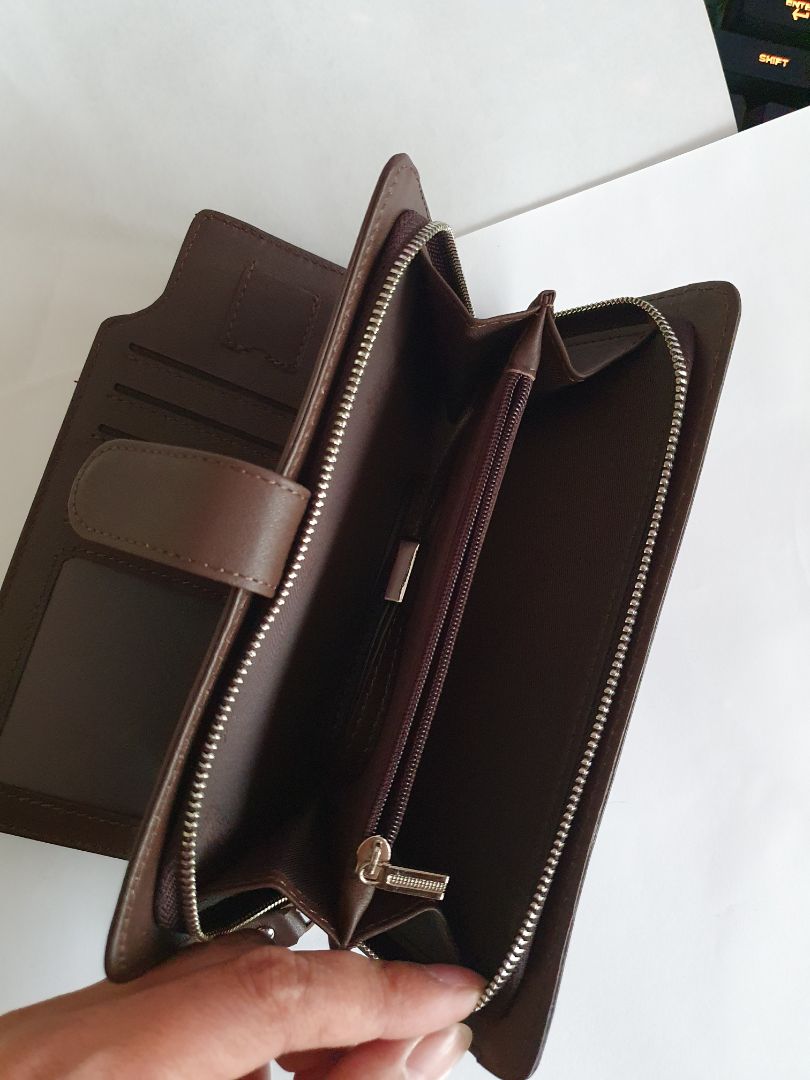 Nói chung là ưng anh em ah
Lưu ý là sản phẩm cầm trên tay có da không "mượt" bằng ảnh chụp ... nhưng mình nghĩ là ok