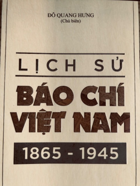 Sách in ấn đẹp; trình bày rõ ràng. Nếu có thêm hình ảnh tư liệu minh hoạ về các báo thời gian đó thì hay lắm !!! Cám ơn các bạn.