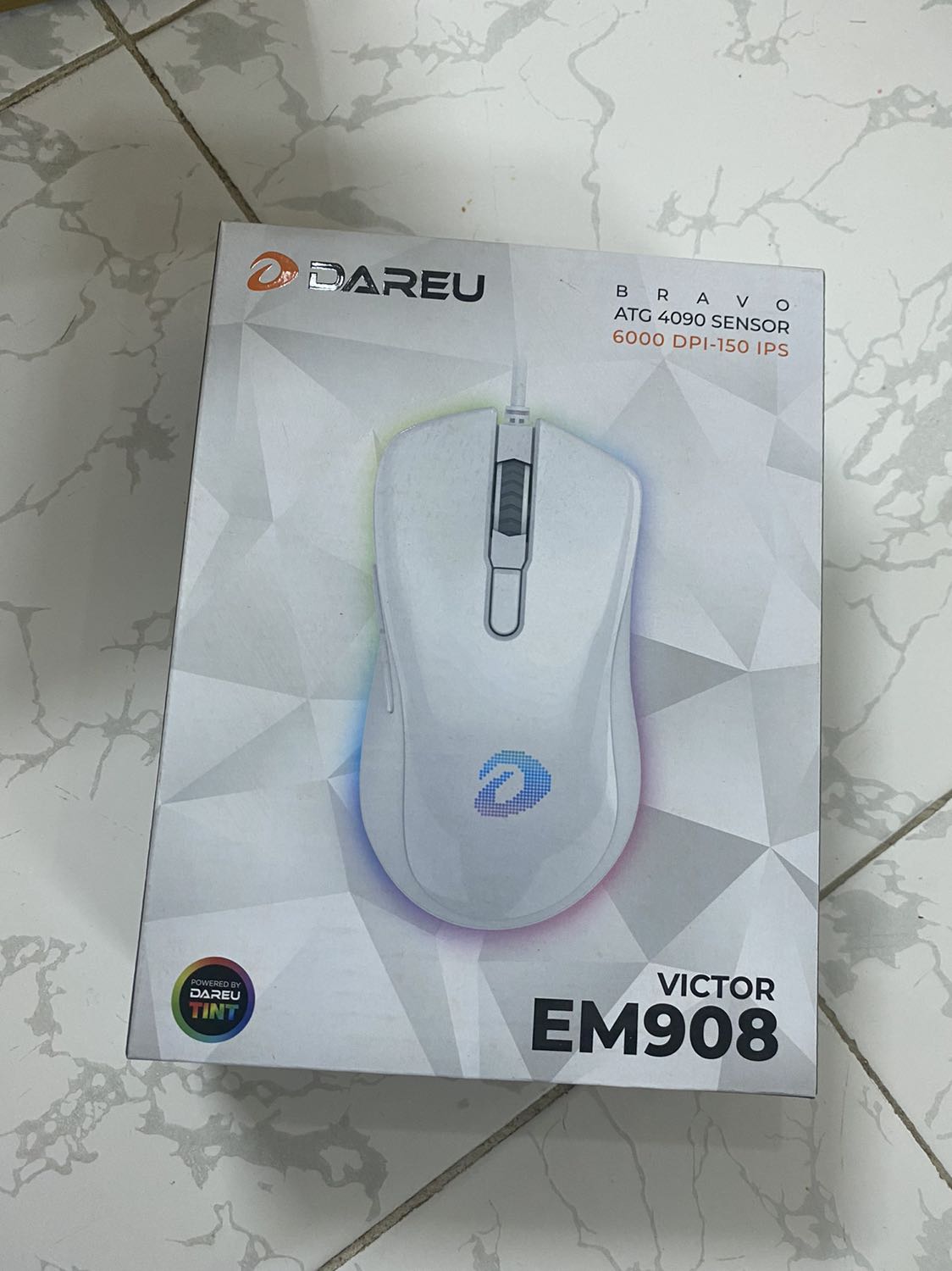 Hàng đóng gói và ship rất nhanh. Cảm nhận là nhìn hơi lởm. Nhưng với 300k thì cũng rất tốt. Sự dụng cũng rất mượt.