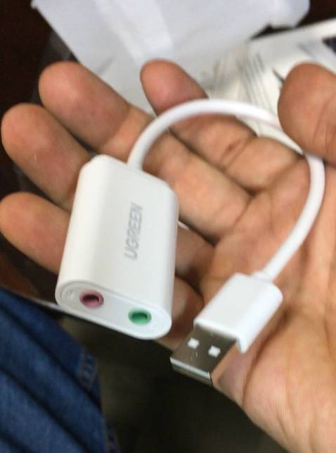 Mình thấy khá ổn, giá rẻ hơn mua ở ngoài. Đồ ugreen có vẻ tốt hơn các loại trôi nổi khác. Shop đóng gói cẩn thận, hàng còn nguyên bọc nylon bên ngoài hộp, bên trong còn seal. Đúng màu trắng mình chọn luôn.

Khi cắm vào thì các bạn chú ý: nếu PC cũ thì vẫn sẽ rè như thường (cái này chỉ chuyển đổi thôi, chứ k làm giảm rè hay sôi loa), còn nếu PC mới thì mọi thứ ổn hết.