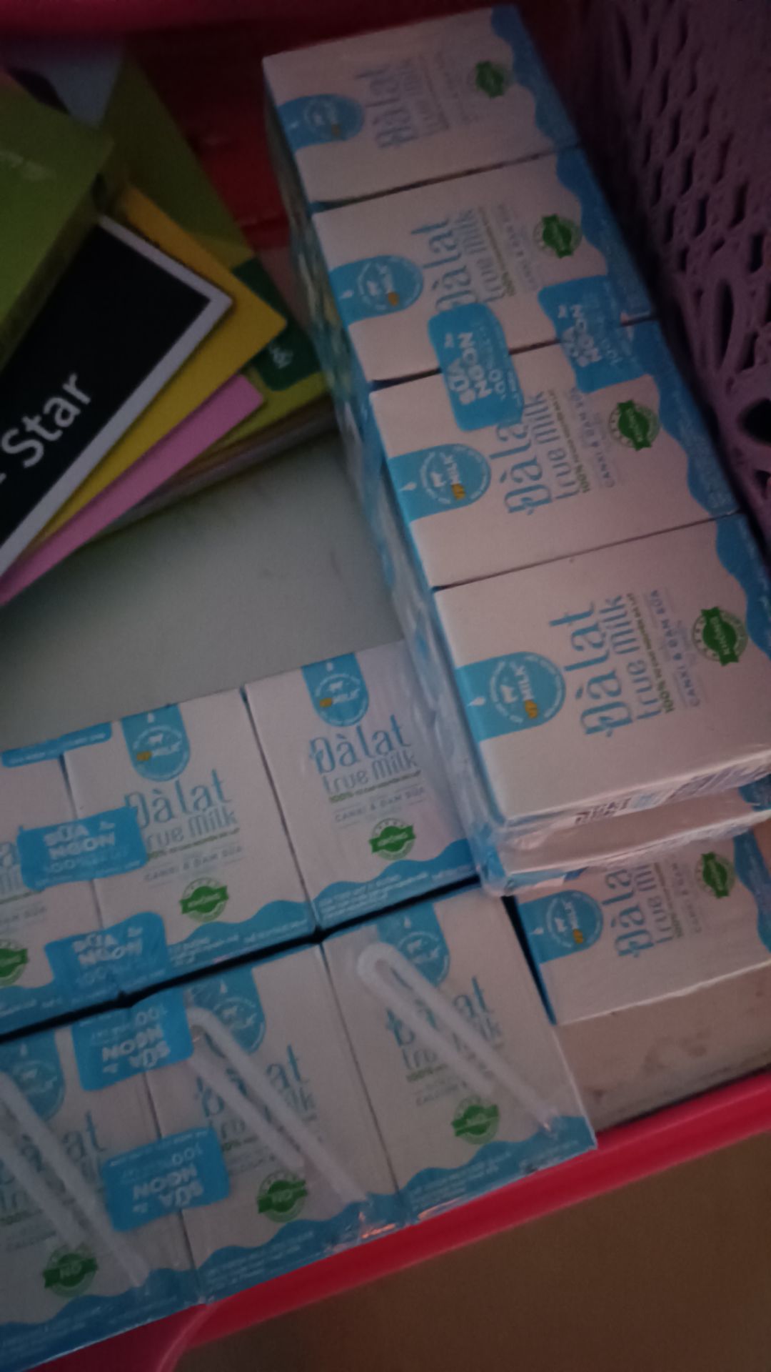 sữa ngon, bé nhà rất thích. giá thì rẻ lại áp đc mã giảm giá nên mua có 180k/ thùng. bé nhà lại thích uống, sẽ ủng hộ tiếp sữa ngon, bé nhà rất thích. giá thì rẻ lại áp đc mã giảm giá nên mua có 180k/ thùng. bé nhà lại thích uống, sẽ ủng hộ tiếp